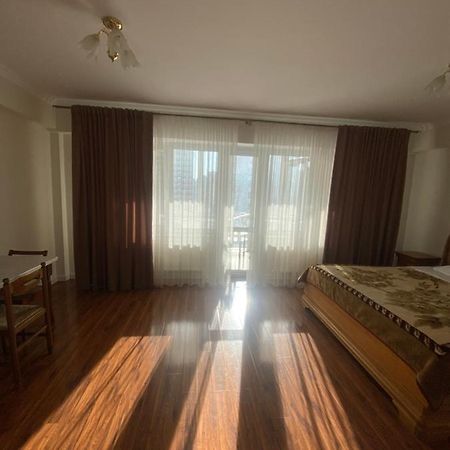 Appartement Avec 2 Chambres En Centre Ville Кишинів Екстер'єр фото